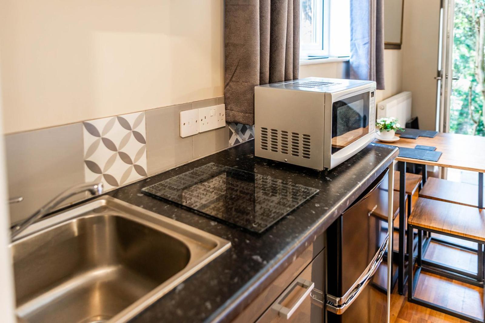 Windermere Studio Rooms - With Free Car Parking Onsite Luaran gambar