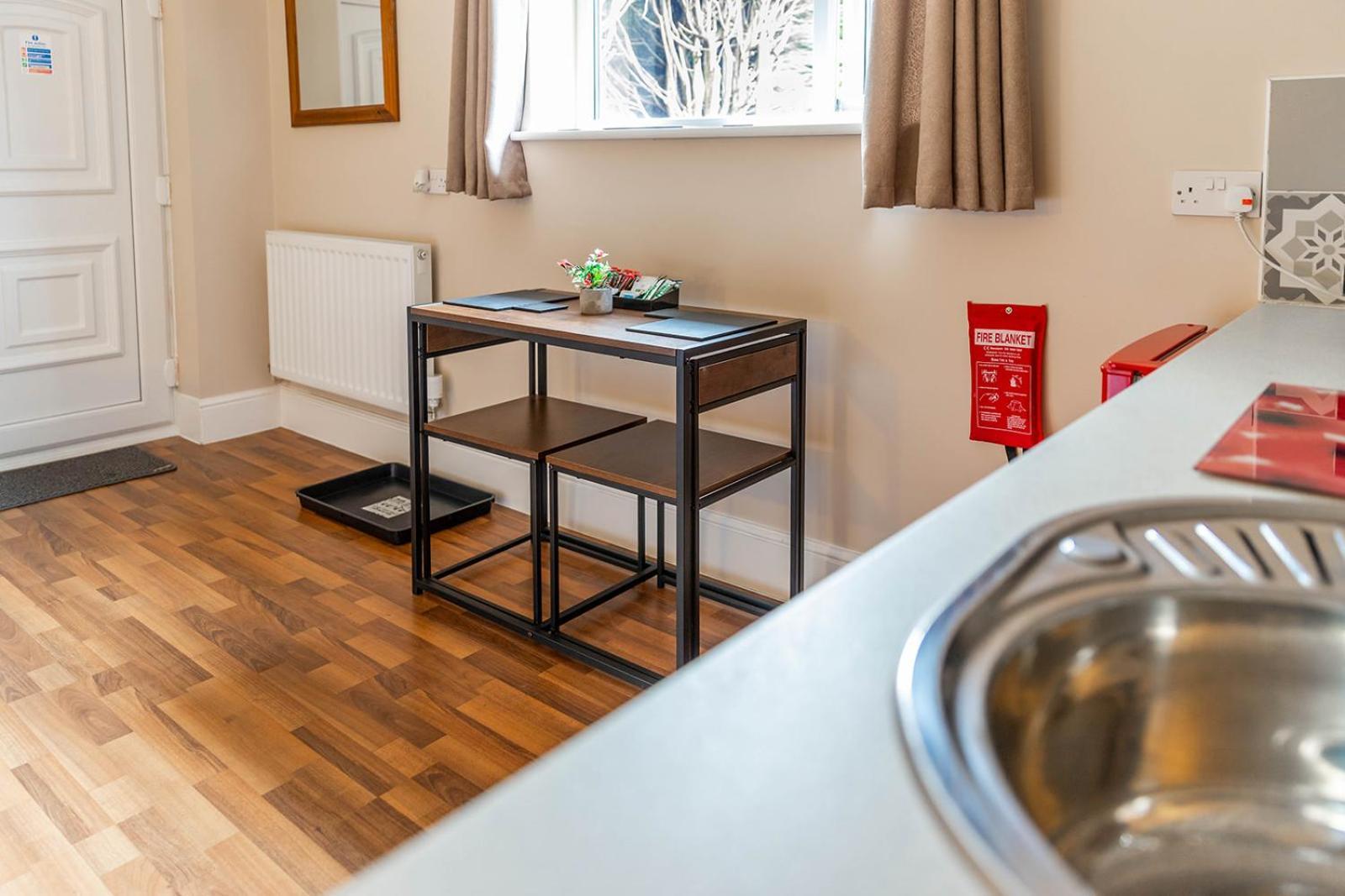 Windermere Studio Rooms - With Free Car Parking Onsite Luaran gambar