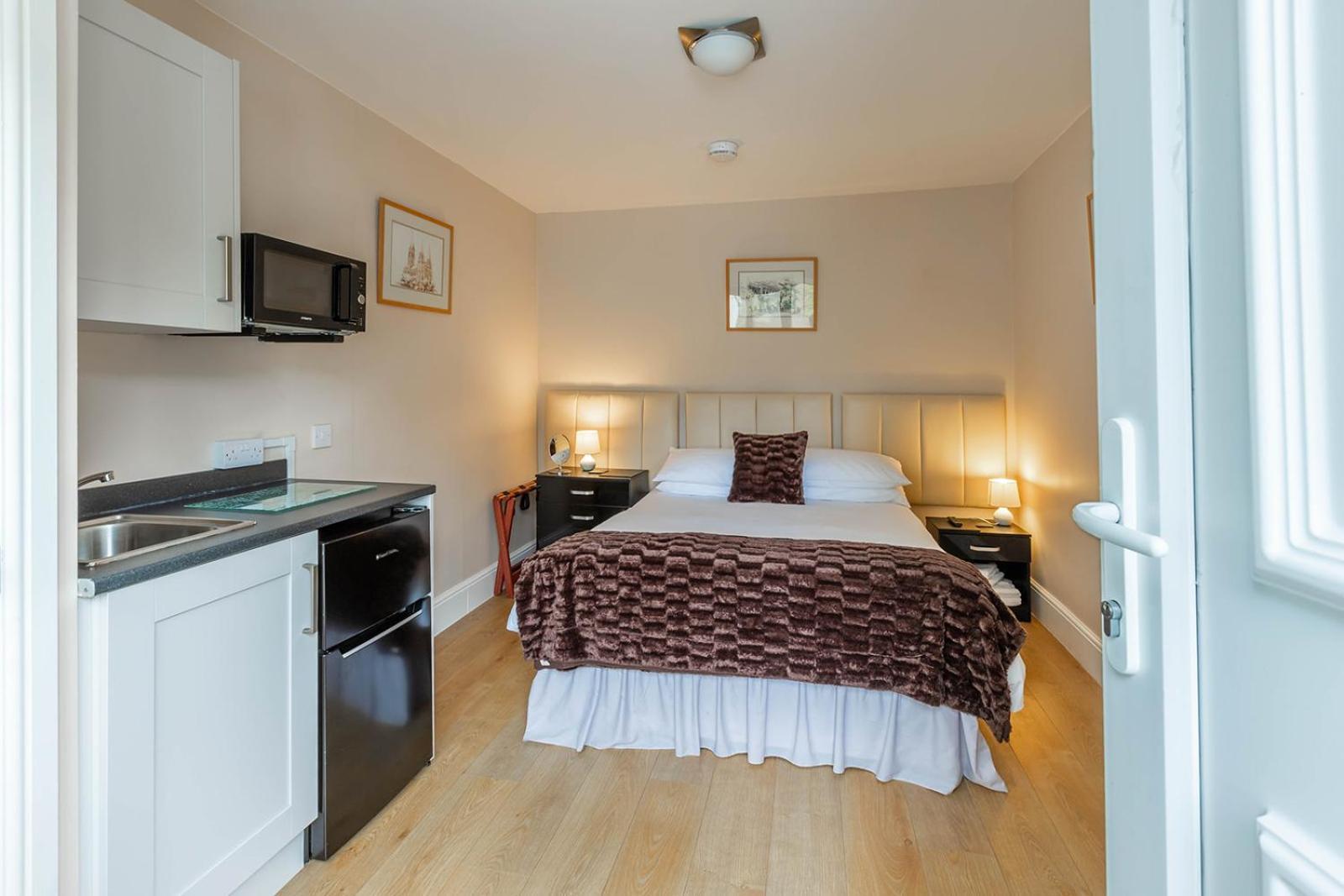 Windermere Studio Rooms - With Free Car Parking Onsite Luaran gambar