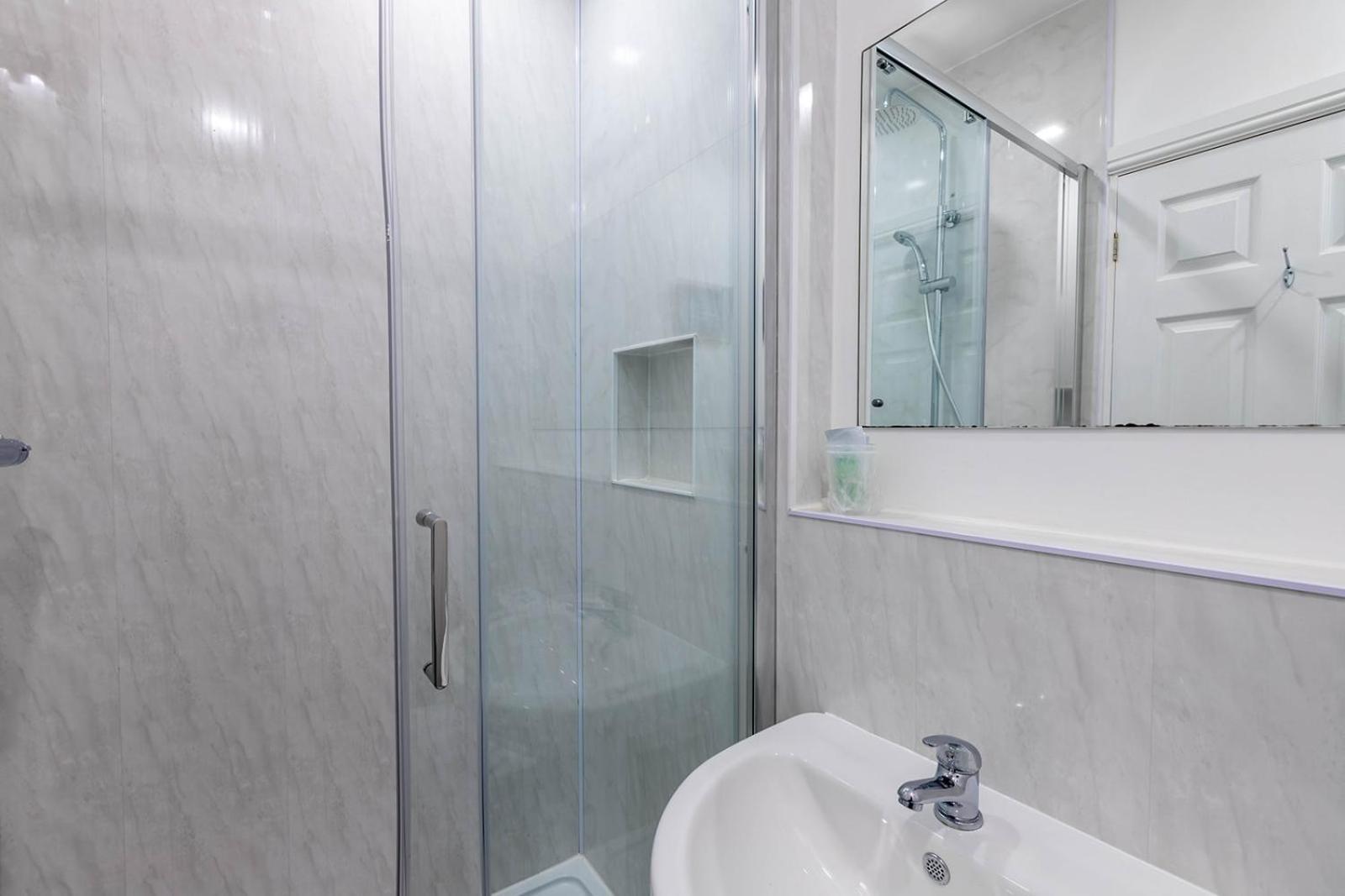 Windermere Studio Rooms - With Free Car Parking Onsite Luaran gambar